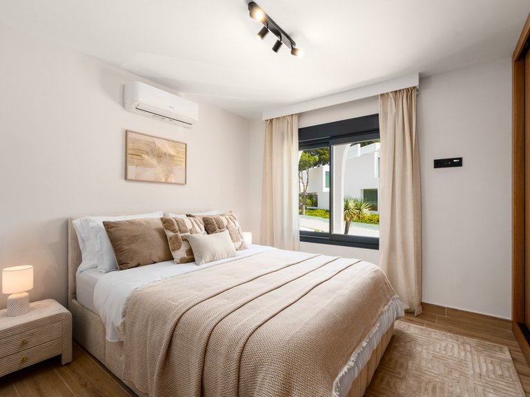 Apartment for Sale in Nueva Andalucía, Malaga 14