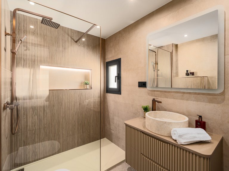 Apartment for Sale in Nueva Andalucía, Malaga 18