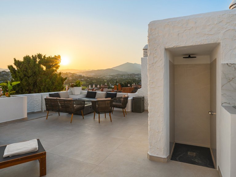 Apartment for Sale in Nueva Andalucía, Malaga 29