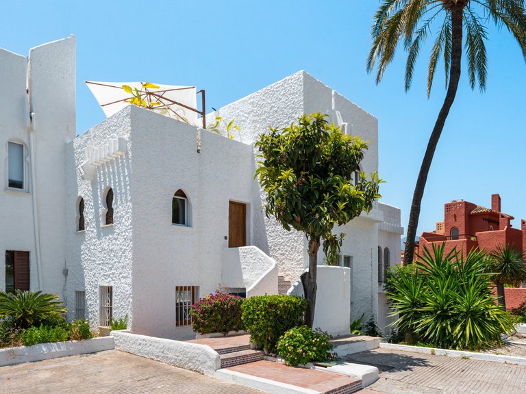 Apartment for Sale in Nueva Andalucía, Malaga 33