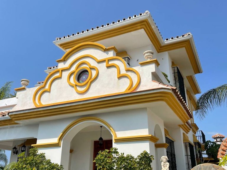 Villa for Sale in San Pedro De Alcántara, Malaga 1