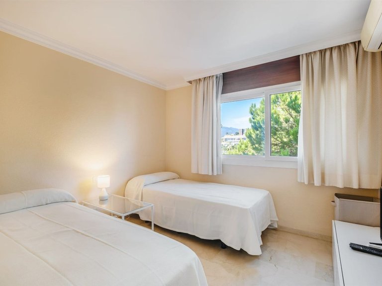 Apartment for Sale in Nueva Andalucía, Malaga 10