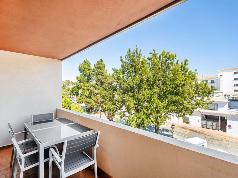Apartment for Sale in Nueva Andalucía, Malaga 12