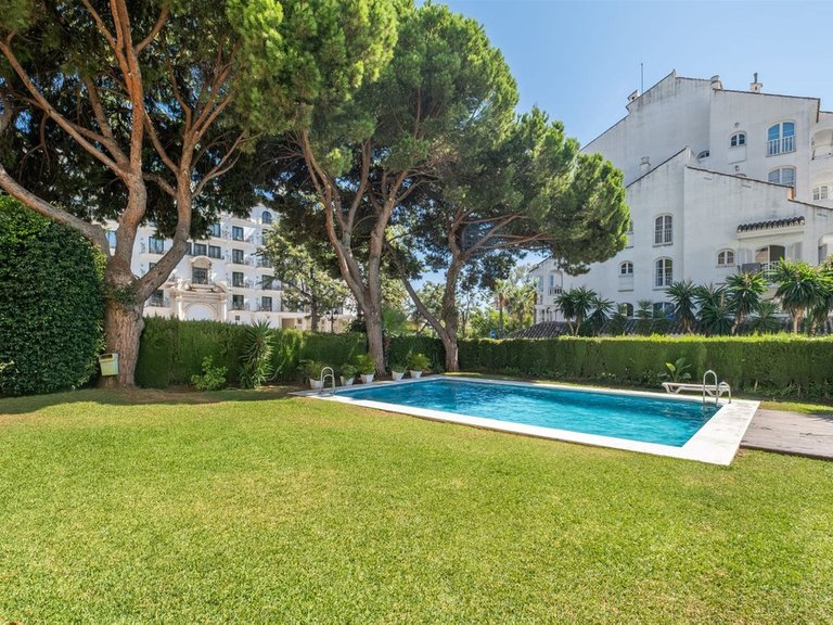 Apartment for Sale in Nueva Andalucía, Malaga 13