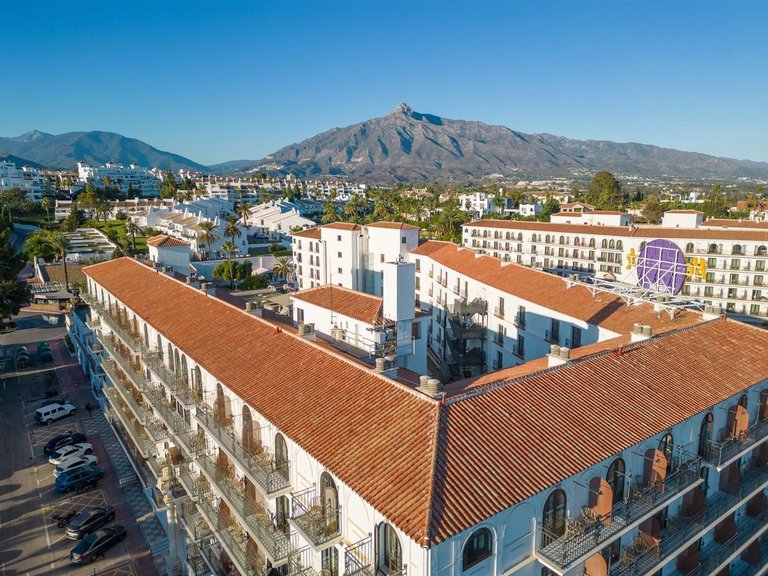 Apartment for Sale in Nueva Andalucía, Malaga 18