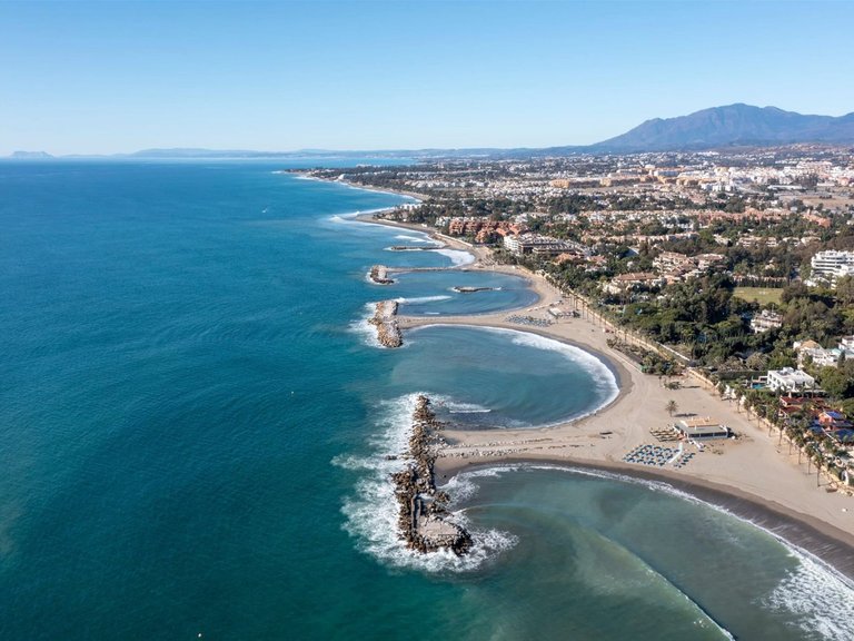 Apartment for Sale in Nueva Andalucía, Malaga 22