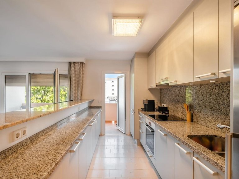 Apartment for Sale in Nueva Andalucía, Malaga 3