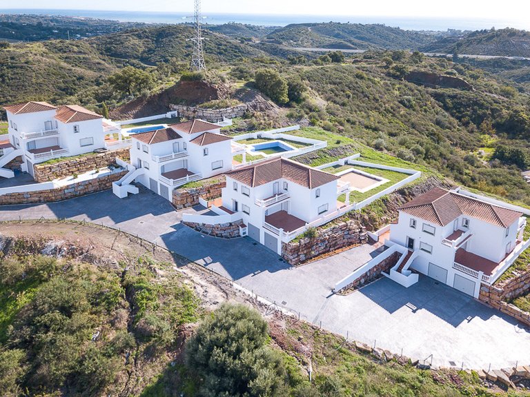 Apartment for Sale in Costa del Sol, Estepona, Malaga 1