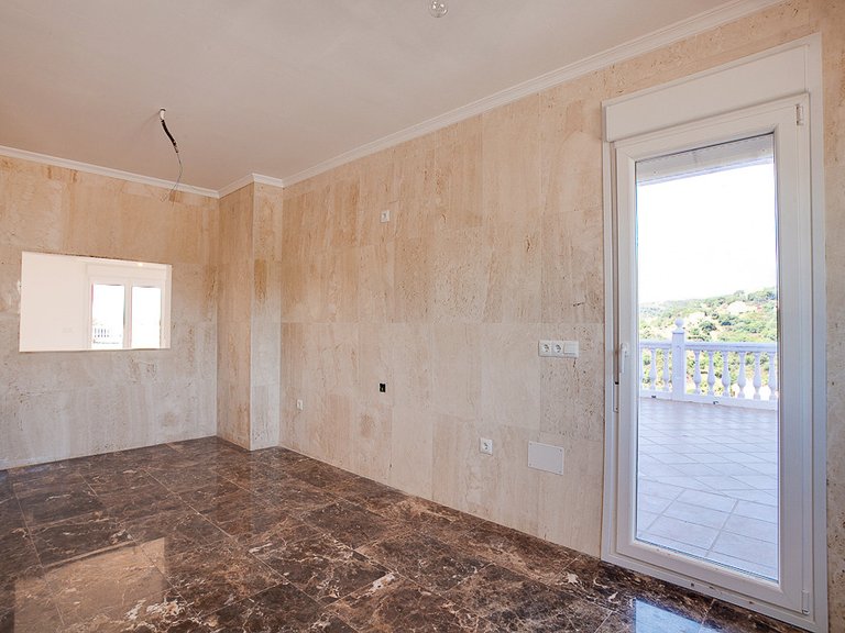 Apartment for Sale in Costa del Sol, Estepona, Malaga 8