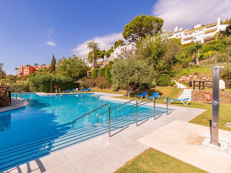 Apartment for Sale in Los Almendros, Malaga 13