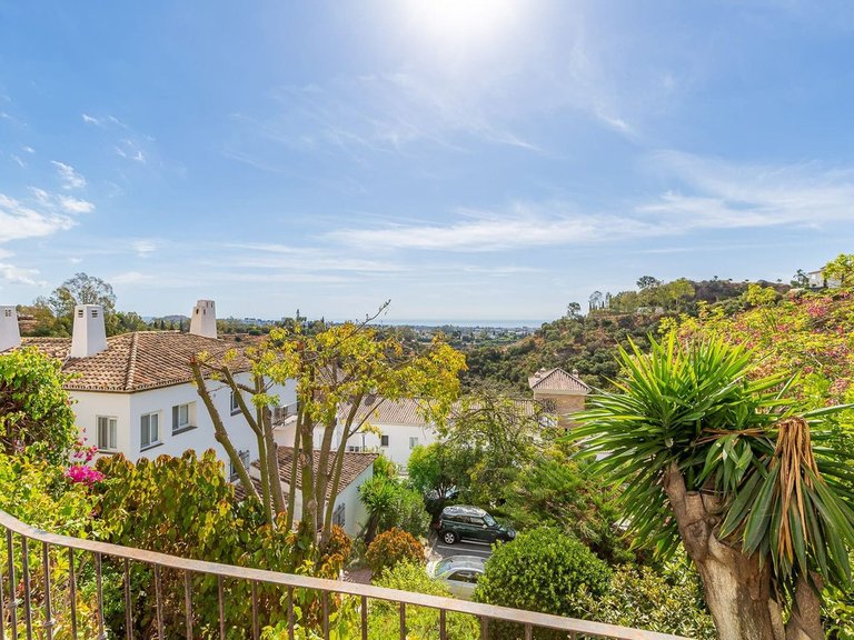 Apartment for Sale in Los Almendros, Malaga 15