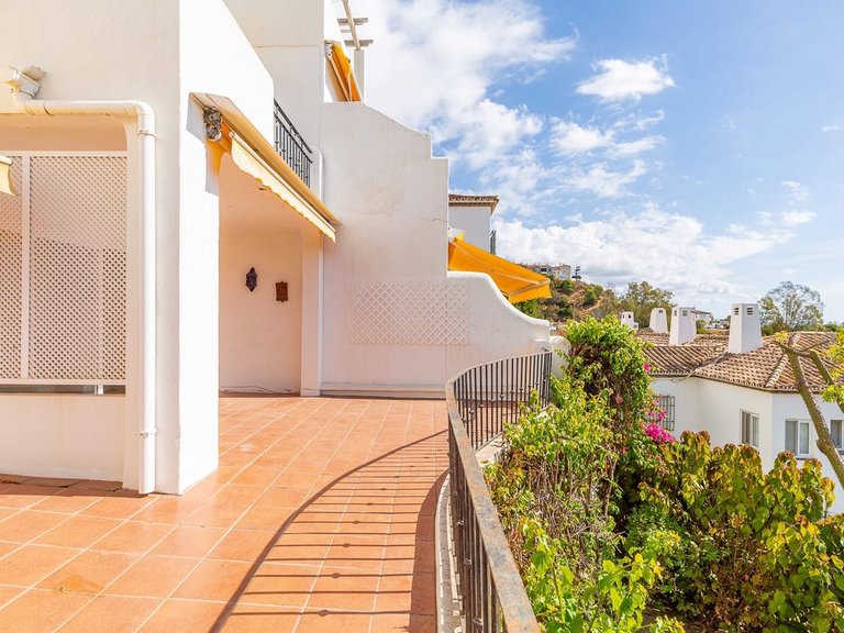 Apartment for Sale in Los Almendros, Malaga 2