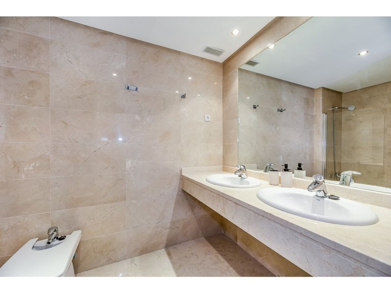 Apartment for Sale in Marbella, Malaga 10