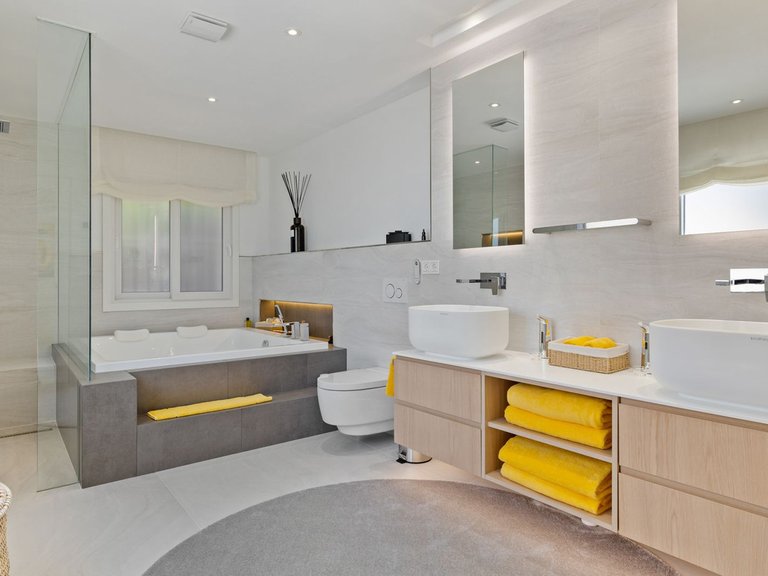 Villa for Sale in Marbella, Malaga 10