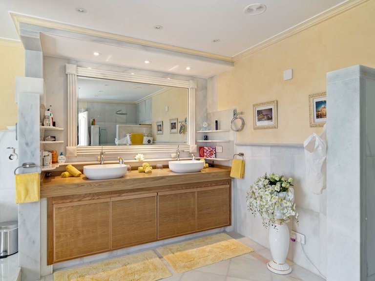 Villa for Sale in Marbella, Malaga 16