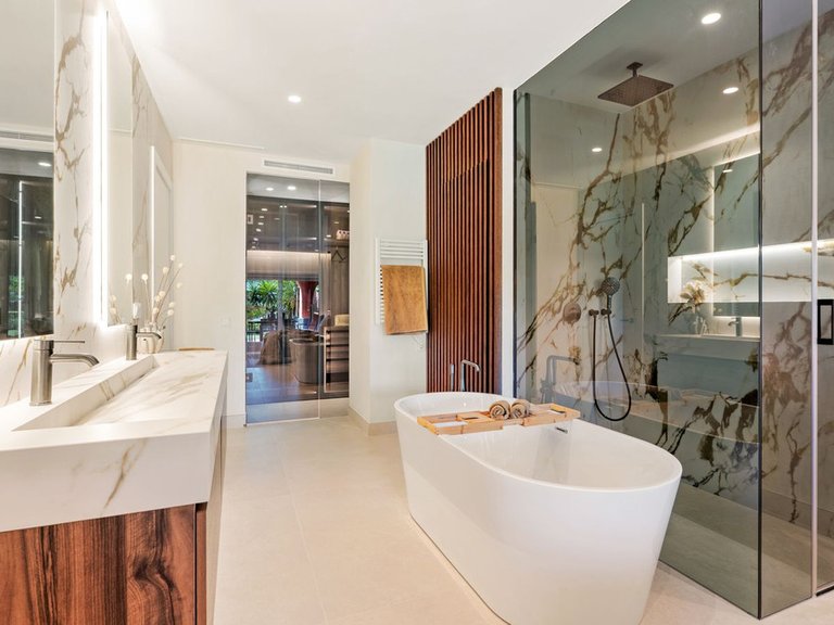 Apartment for  in New Golden Mile, Malaga 31