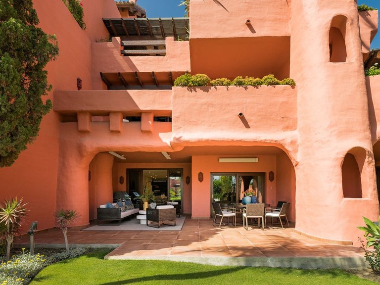 Apartment for  in New Golden Mile, Malaga 38