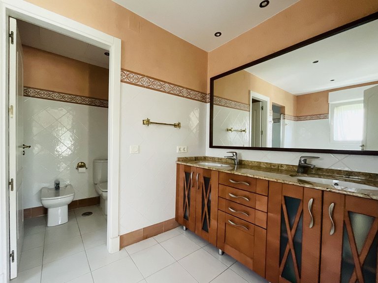 Villa for Sale in Marbella, Malaga 19