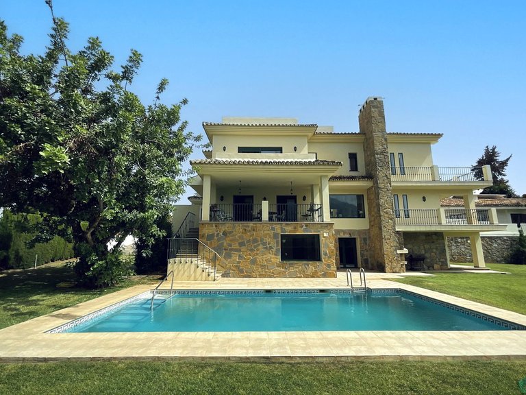 Villa for Sale in Marbella, Malaga 6