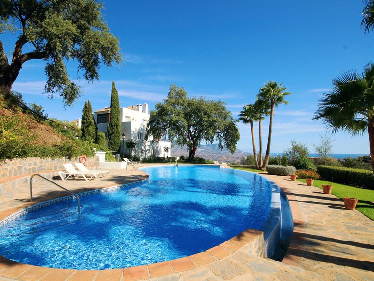 Apartment for Sale in La Mairena, Malaga 2