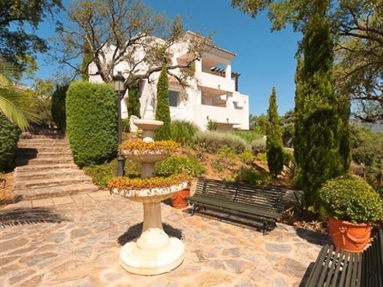 Apartment for Sale in La Mairena, Malaga 22