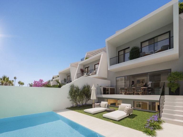 Town House for Sale in Costa del Sol El Chaparral, Malaga 1