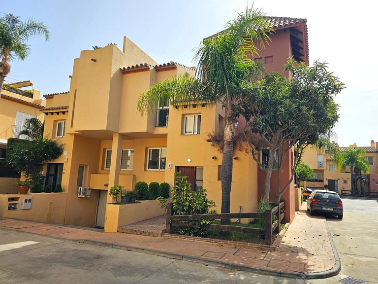 Town House for Sale in Nueva Andalucía, Malaga 27