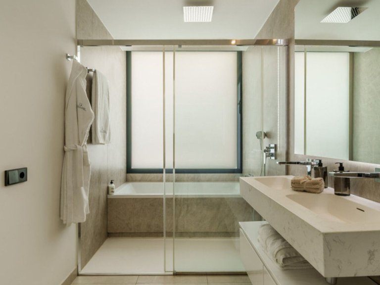 Villa for Sale in Puerto Banús, Malaga 13