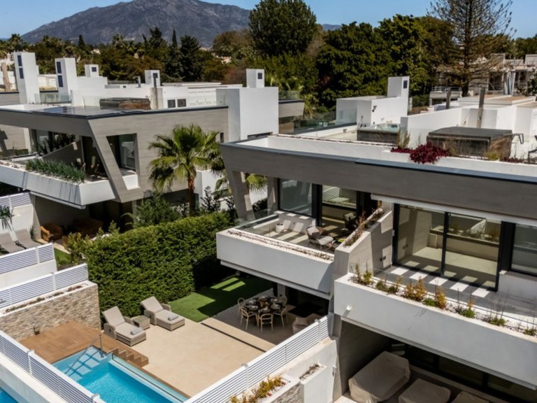 Villa for Sale in Puerto Banús, Malaga 20