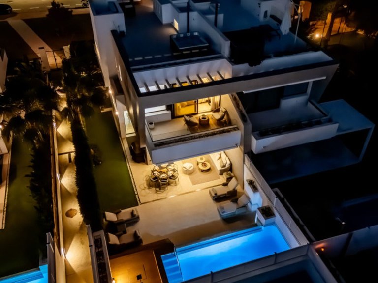 Villa for Sale in Puerto Banús, Malaga 22