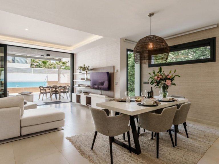 Villa for Sale in Puerto Banús, Malaga 25