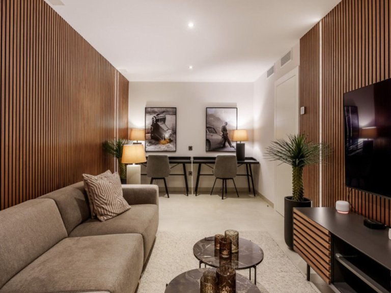 Villa for Sale in Puerto Banús, Malaga 4