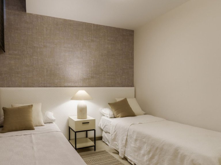 Villa for Sale in Puerto Banús, Malaga 5