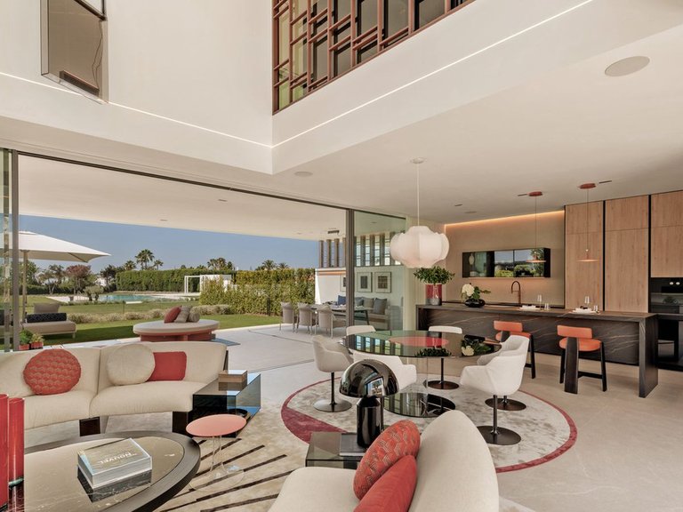Villa for Sale in The Golden Mile, Malaga 12