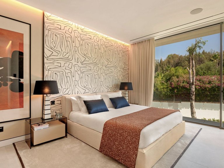 Villa for Sale in The Golden Mile, Malaga 17
