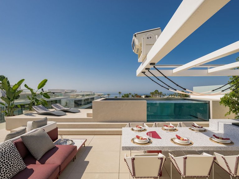 Villa for Sale in The Golden Mile, Malaga 2