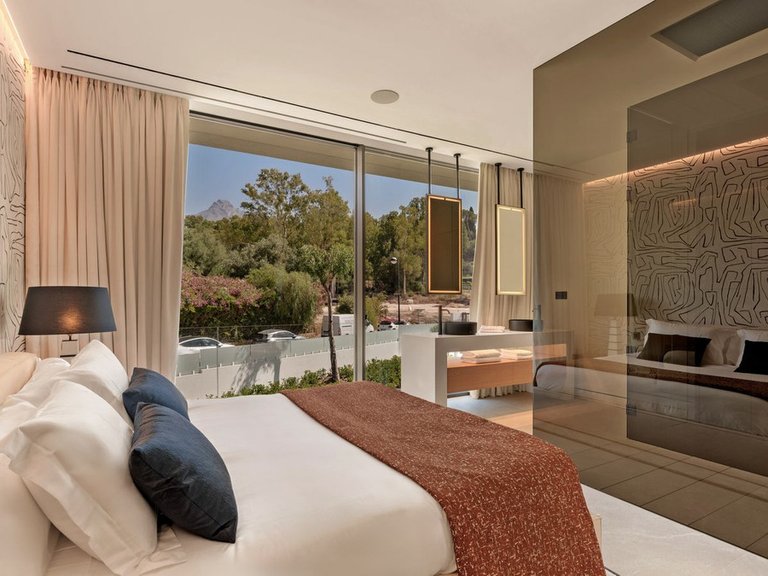 Villa for Sale in The Golden Mile, Malaga 20