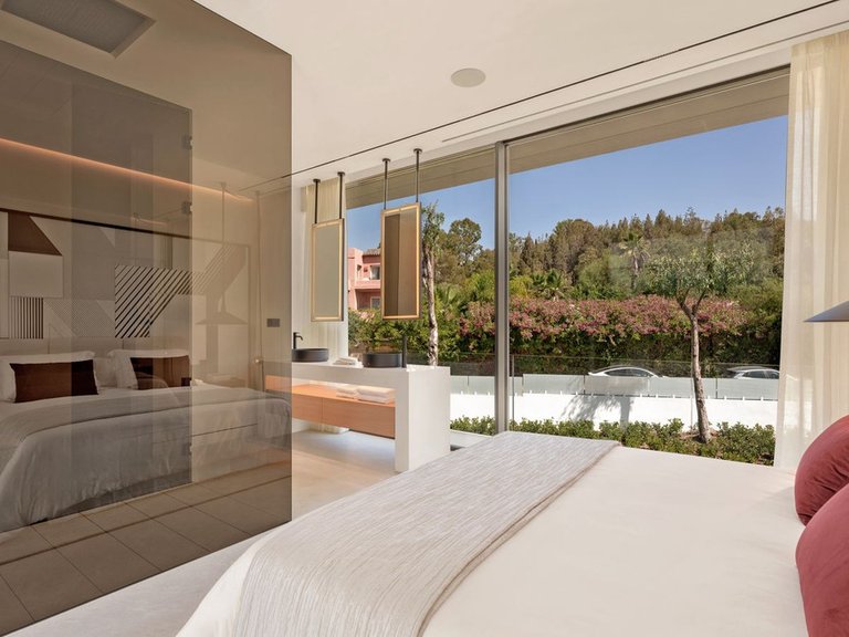 Villa for Sale in The Golden Mile, Malaga 23