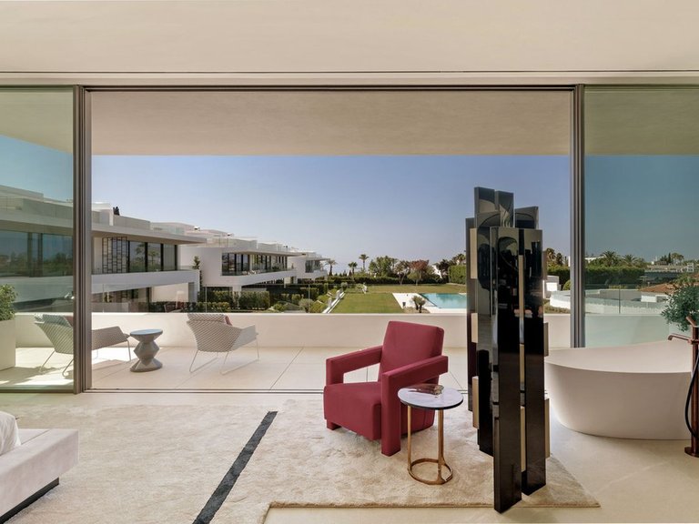Villa for Sale in The Golden Mile, Malaga 25