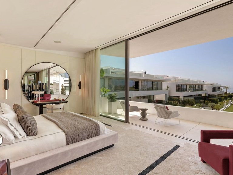 Villa for Sale in The Golden Mile, Malaga 27
