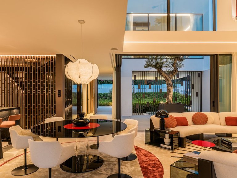 Villa for Sale in The Golden Mile, Malaga 37