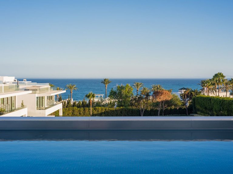 Villa for Sale in The Golden Mile, Malaga 48