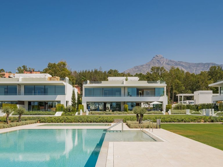 Villa for Sale in The Golden Mile, Malaga 49