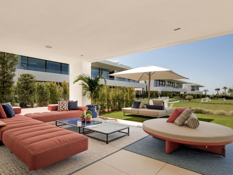Villa for Sale in The Golden Mile, Malaga 5