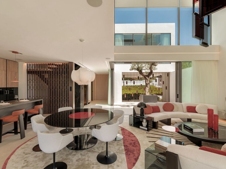 Villa for Sale in The Golden Mile, Malaga 8