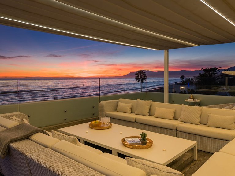 Villa for Sale in Las Chapas, Malaga 1