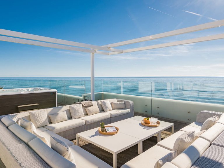 Villa for Sale in Las Chapas, Malaga 33