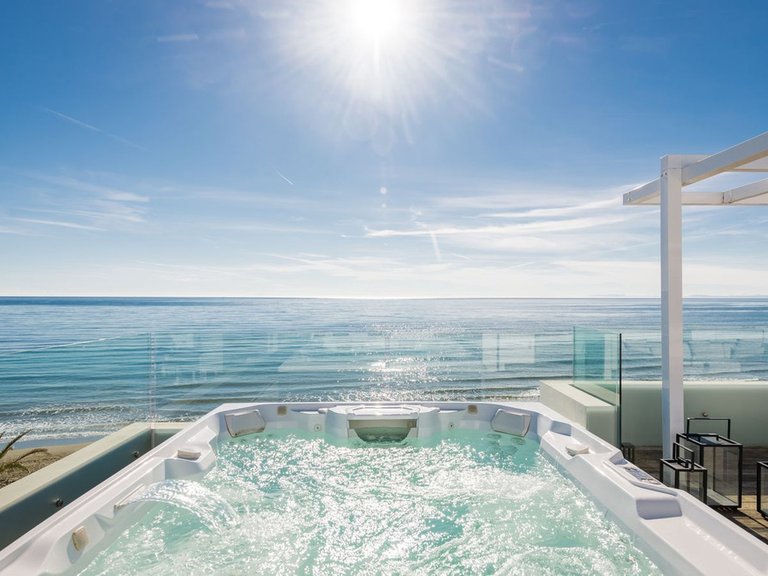 Villa for Sale in Las Chapas, Malaga 35