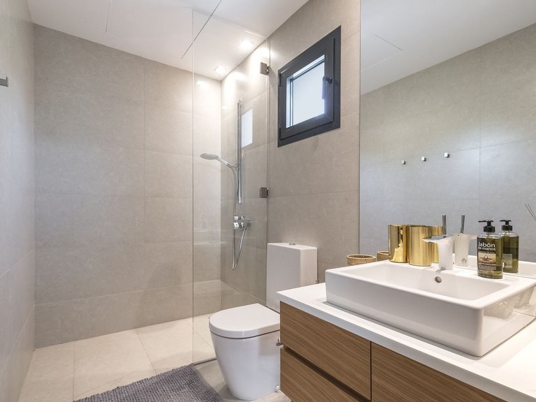 Villa for Sale in Las Chapas, Malaga 70