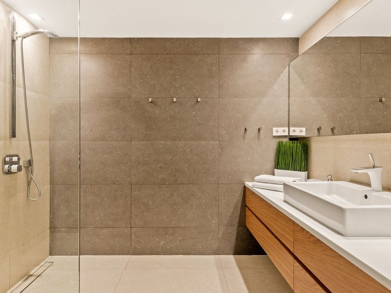 Villa for Sale in Las Chapas, Malaga 71